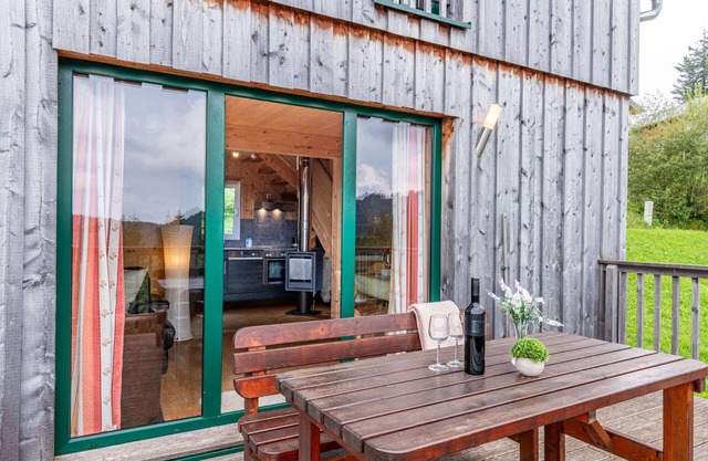 Beautiful private villa for 6 guests with WIFI, TV and terrace