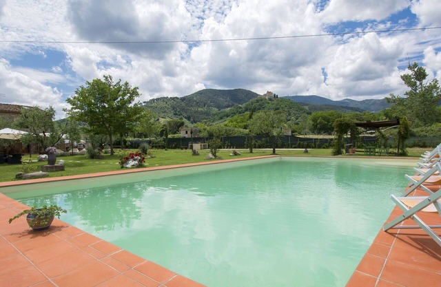 Beautiful private villa for 14 guests with WIFI, A/C, private pool, TV, patio and pets allowed