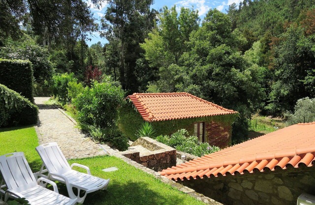 Beautiful private villa for 6 guests with A/C, WIFI, TV and terrace