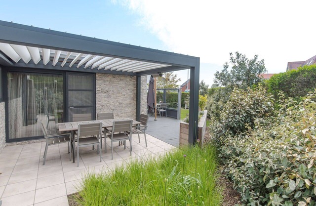 Beautiful private villa for 5 guests with WIFI, TV and terrace