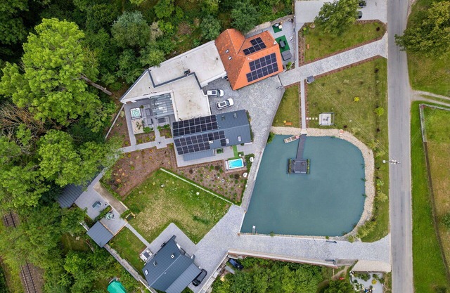 Beautiful private villa for 6 guests with WIFI, hot tub, A/C, TV, terrace and pets allowed