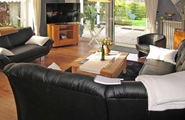 Beautiful private villa for 9 guests with WIFI, TV, terrace, pets allowed and parking
