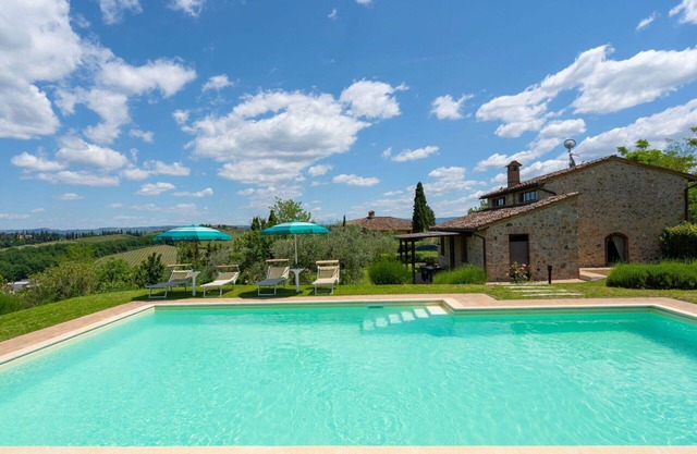 Beautiful private villa for 6 people with WIFI, private pool, TV and panoramic view