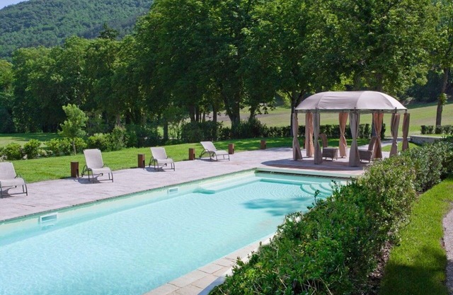 Beautiful private villa for 20 guests with WIFI, A/C, private pool, TV, patio and panoramic view