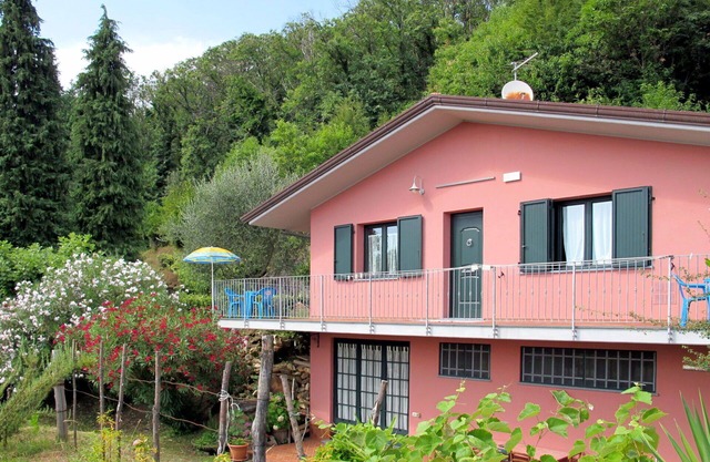 Beautiful private villa for 4 people with WIFI and TV