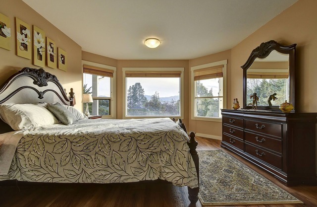 Beautiful Room In Rodee Homestay, B&B - West Kelowna