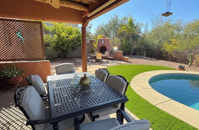 Beautiful Santa Fe Home, Golfer's & Hiker's paradise, 20 minute drive from UofA.