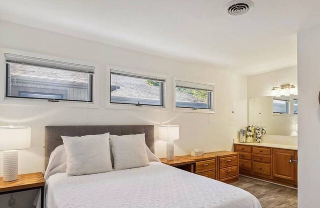 Beautiful Sea Colony Condo for 4