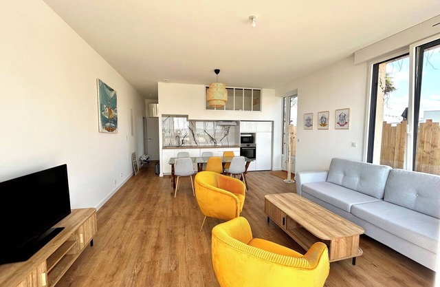 Beautiful sea-facing apartment