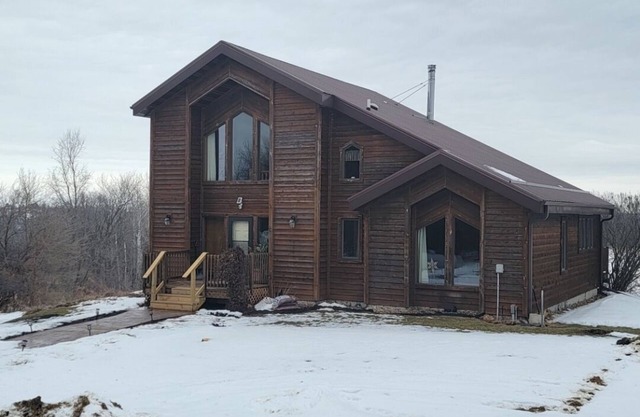 Beautiful secluded cabin with amazing country views