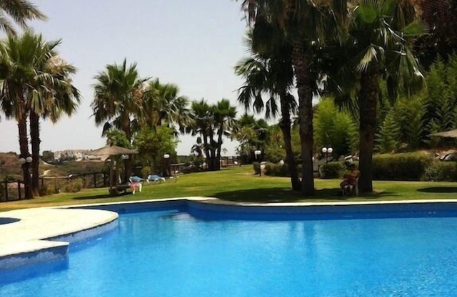 Beautiful South Facing Apartment With Magnificent Sea Views