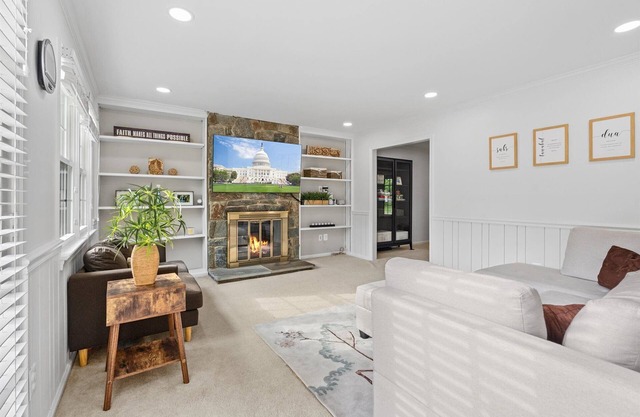 Beautiful | Spacious | 4 Bed/2bath