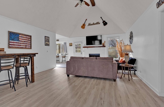 Beautiful, Spacious, and Delightful Abode Ideal for Large Groups!