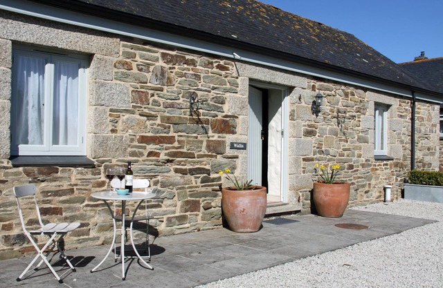 Beautiful, spacious one-bedroomed cottage close to Cornwall's Atlantic Coast