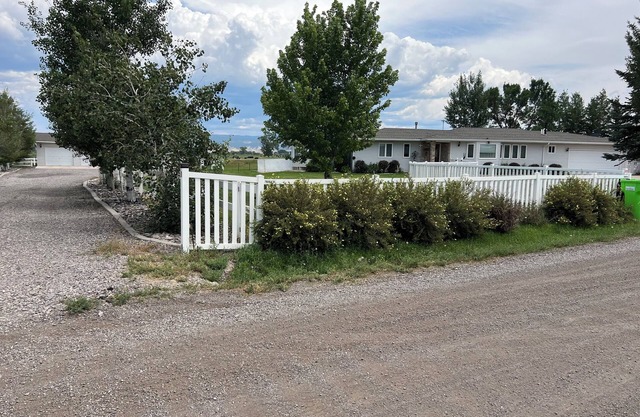 Beautiful studio apt next to Cobble Creek Golf course