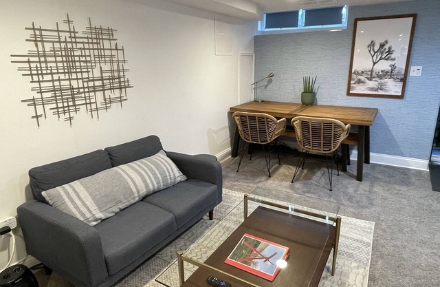 Beautiful Studio on the Park in the Heart of Mt. Adams