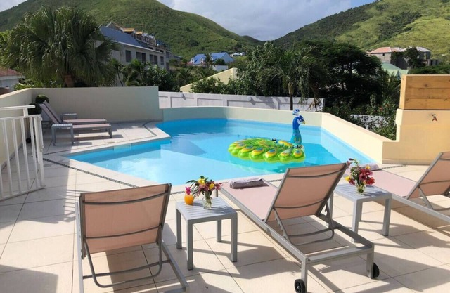 Beautiful suite S18 300m from the sea with swimming pool