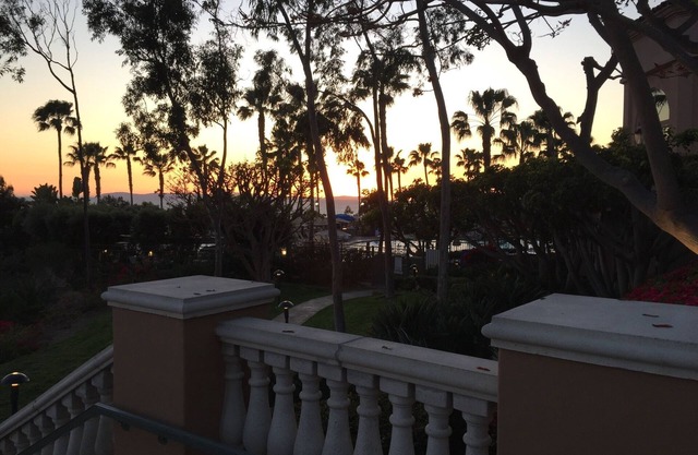 BEAUTIFUL TWO BEDROOM VILLA OVERLOOKING THE PACIFIC OCEAN IN NEWPORT BEACH