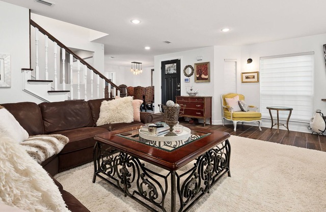 Beautiful, Upscale Townhome in Nth McAllen, Near to Shops and Great Restaurants