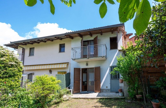 Beautiful villa for 8 guests with TV, balcony and pets allowed