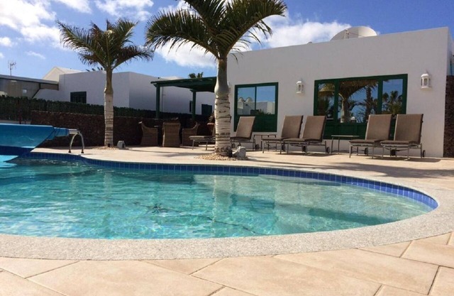 Beautiful villa with private pool in Playa Blanca