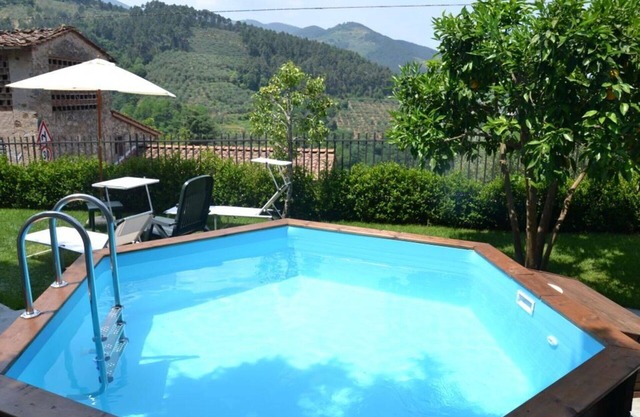 Beautiful villa with private pool, A/C, WIFI, TV, terrace and panoramic view, close to Lucca