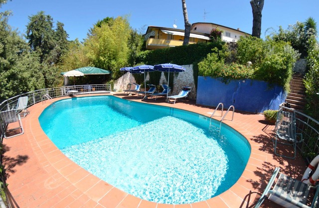 Beautiful villa with WIFI, A/C, private pool, TV, veranda and pets allowed, close to Viareggio