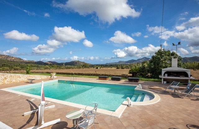 Beautiful villa with dependence of 350 square meters can accommodate up to 14 people located on two levels; boasts a wonderful pool and garden, ideal for relaxing moments!The accommodation is located in San Priamo, a few km from San Vito, Muravera and Ca