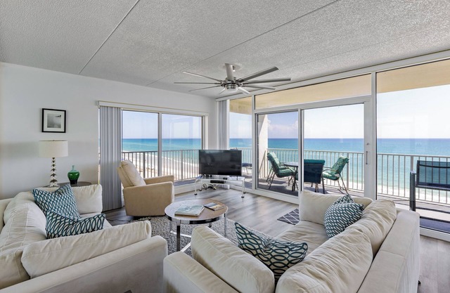 Beautifully Decorated Oceanfront Corner | Ocean Condo #401