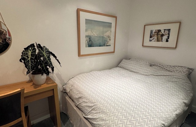 Beautifully Designed 2BD House - by Queen's Park!