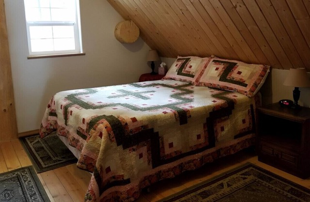 Beautifully Designed and Appointed House With 3BR