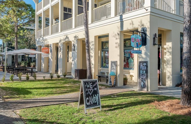 Beautifully Redecorated 2 Bedroom Condo. Just a 1 Minute Walk to the Beach!
