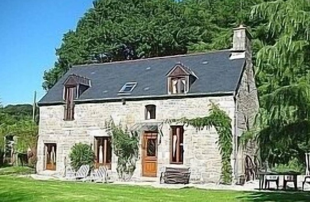 Beautifully renovated cottage in large secluded garden on edge of forest