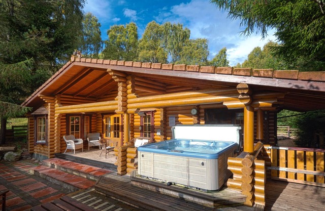Beaver Creek Lodge - a lodge that sleeps 8 guests in 3 bedrooms