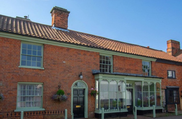 Beaver House - Four Bedroom House, Sleeps 8