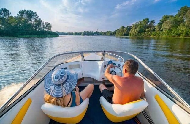 Beaver Lake Views+Hot Tub+Fun in the Sun!