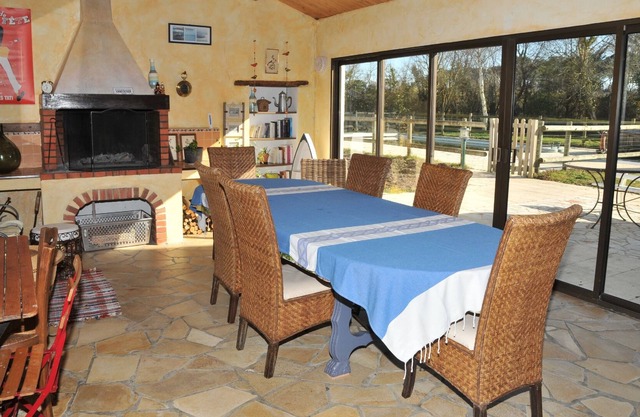 Bed and Breakfast with swimming pool - Accommodation for 10/12 people - Sea and countryside.