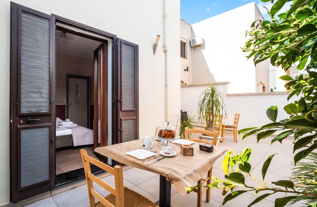 Bed and Breakfast 'Unità 1' with Shared Garden, Wi-Fi and Air Conditioning