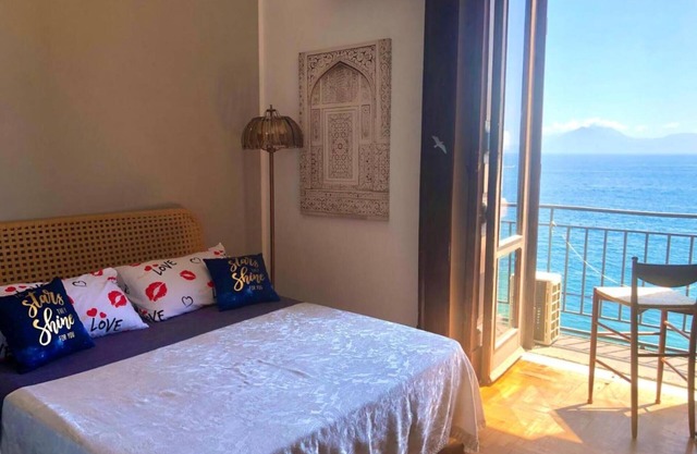 Bed and Breakfast 'Vista Mare' with Sea View, Wi-Fi and Air Conditioning