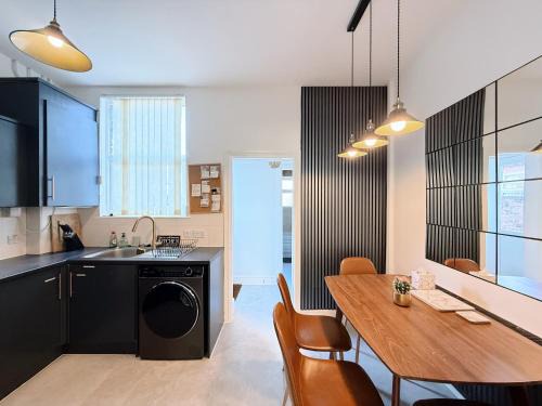 Bee Stays - Pickmere House