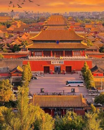 Beijing Liangcang Hotel 10-minute walk to Tiananmen Square and the Forbidden City Free registration service for Tiananmen access 200 meters from the subway Beijing Cultural Hub Free coffee & free laundry service