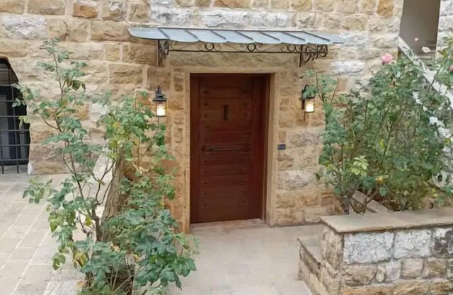 Beit Salwa Chemlan Arch house private garden sunset valley view 24/7 Electricity