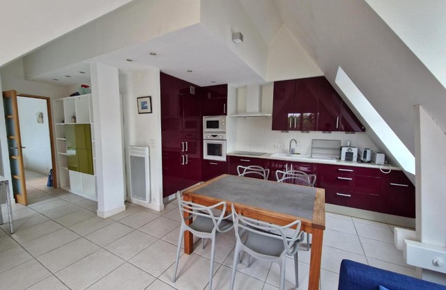 Bel appartement T2 avec balcon, WIFI et parking près de la plage - FR-1-706-2