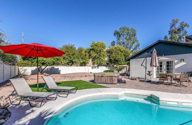Bell Villa - Resort Living - Pool - Location - Events