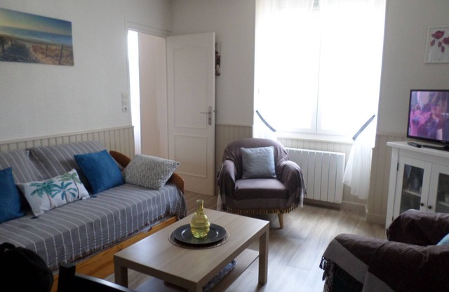 Bellalaurann shops, beach, Intra-Muros/10 minutes walk