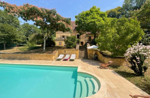 Belle demeure périgourdine avec piscine