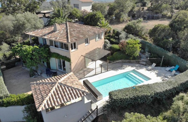 belle villa vue mer avec piscine chauffée 4 chambres - baccalocation