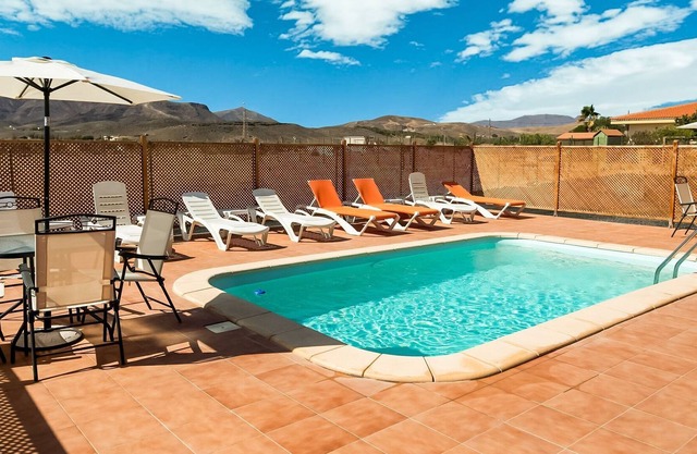 Belvilla by OYO Chalet en Tuineje para 6 personas