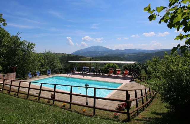 Belvilla by OYO Farmhouse with Swimming Pool