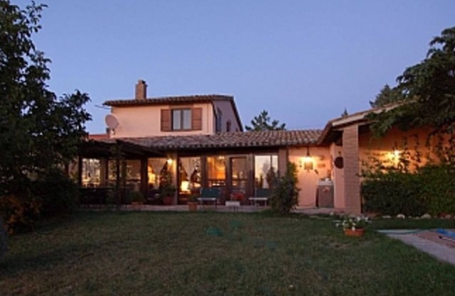 Benevenuti! A Private Retreat near Todi, in Umbria’s Olive Oil & Wine Paradise